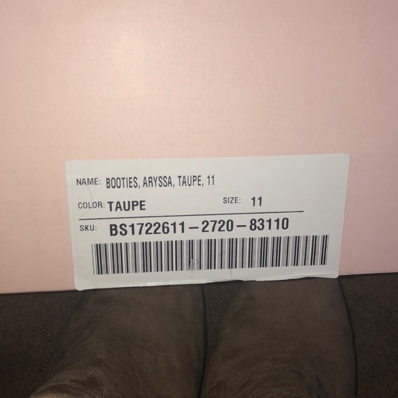 Ruffle Booties - Picture 6 of 6